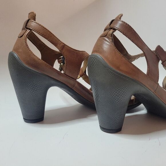 Ecco Brown Leather T-Strap Heeled Sandals - Picture 4 of 14